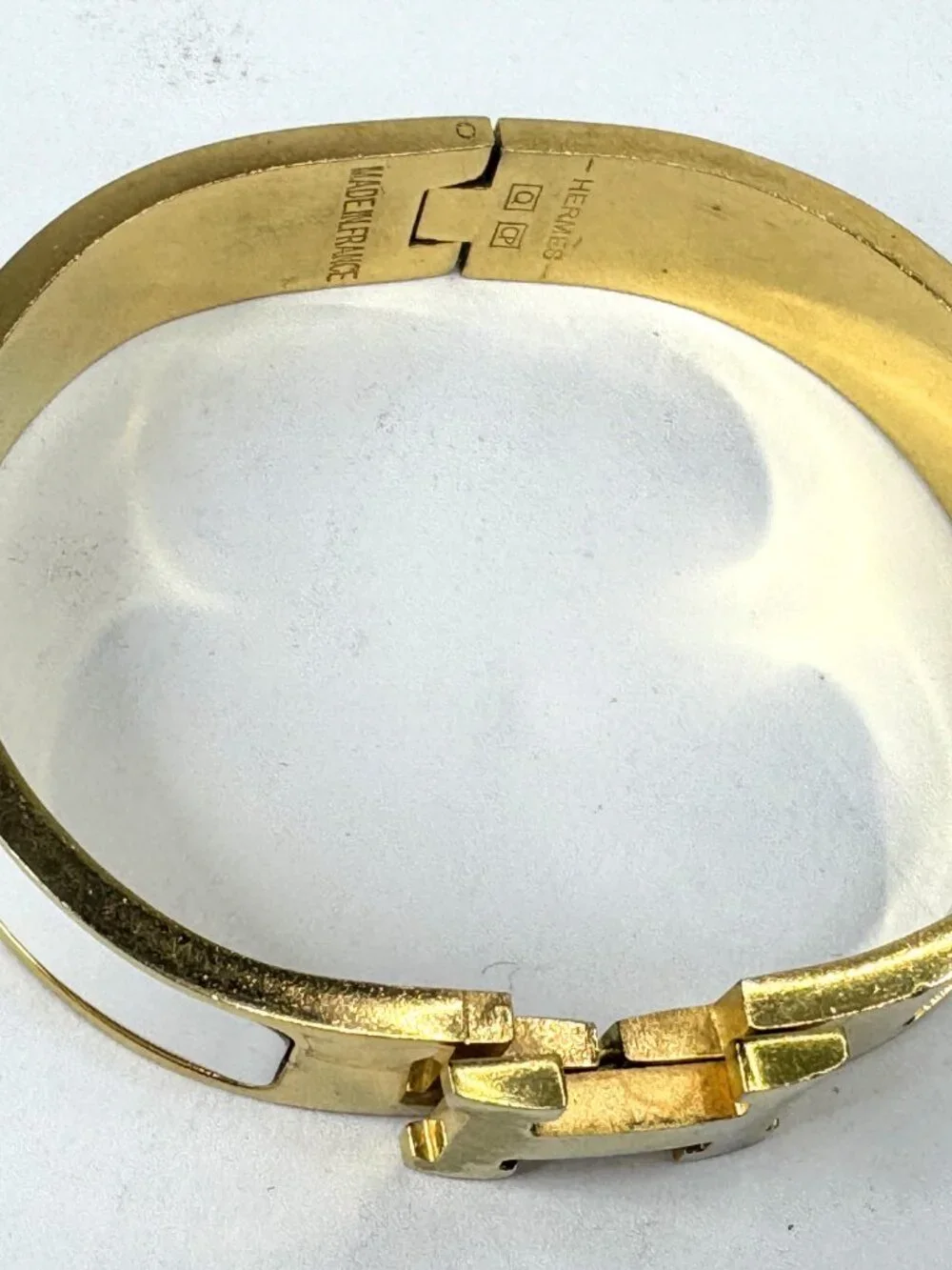 Vintage Hermès Clic H White Enamel Gold Plated Bangle Bracelet GM France GS877